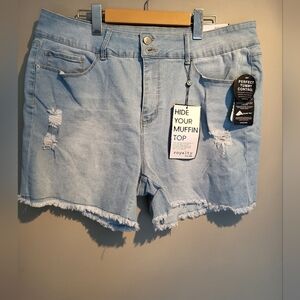 NEW Light Blue Distressed Denim Shottd, Size 18